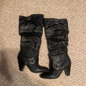 Cute black boots with a side buckle